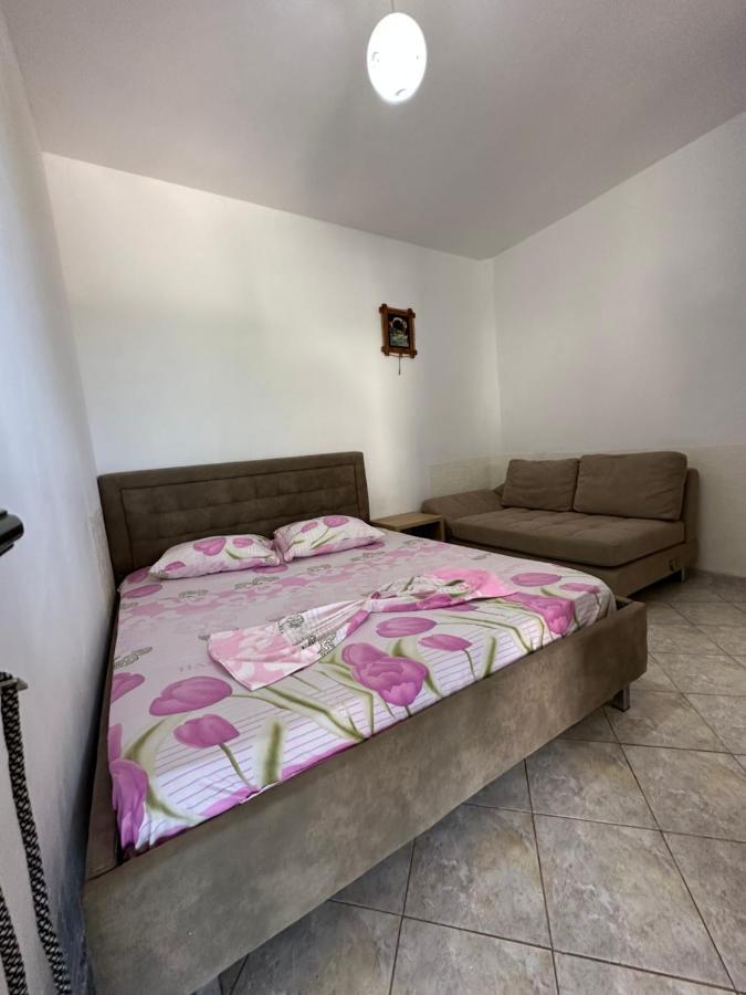 Tony Home Borsh Bagian luar foto