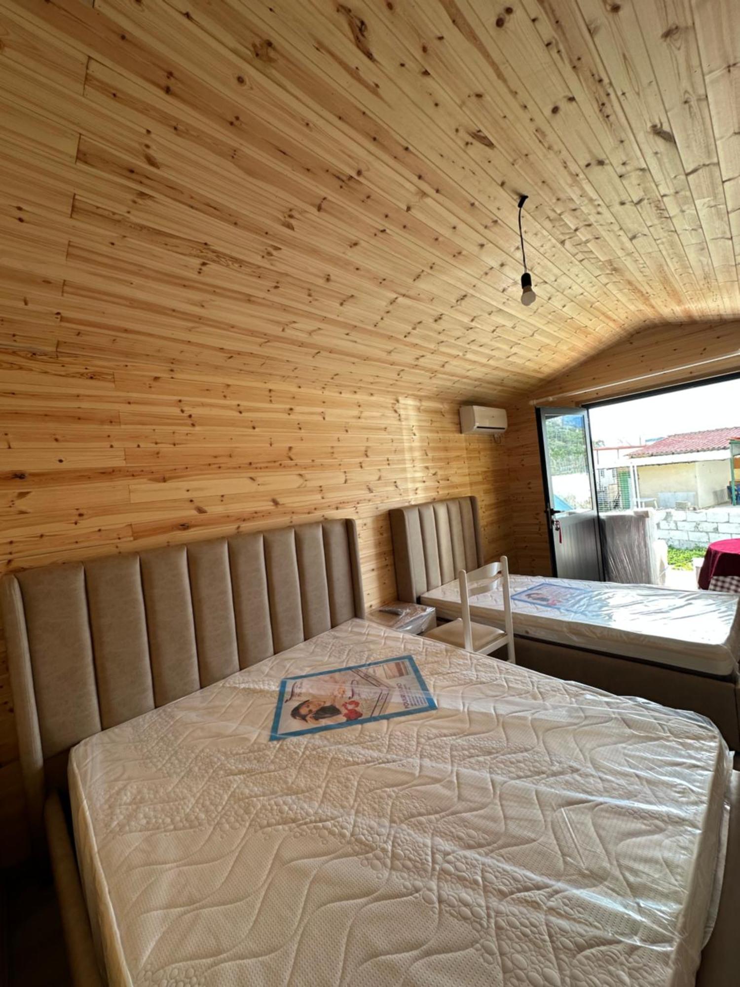 Tony Home Borsh Bagian luar foto